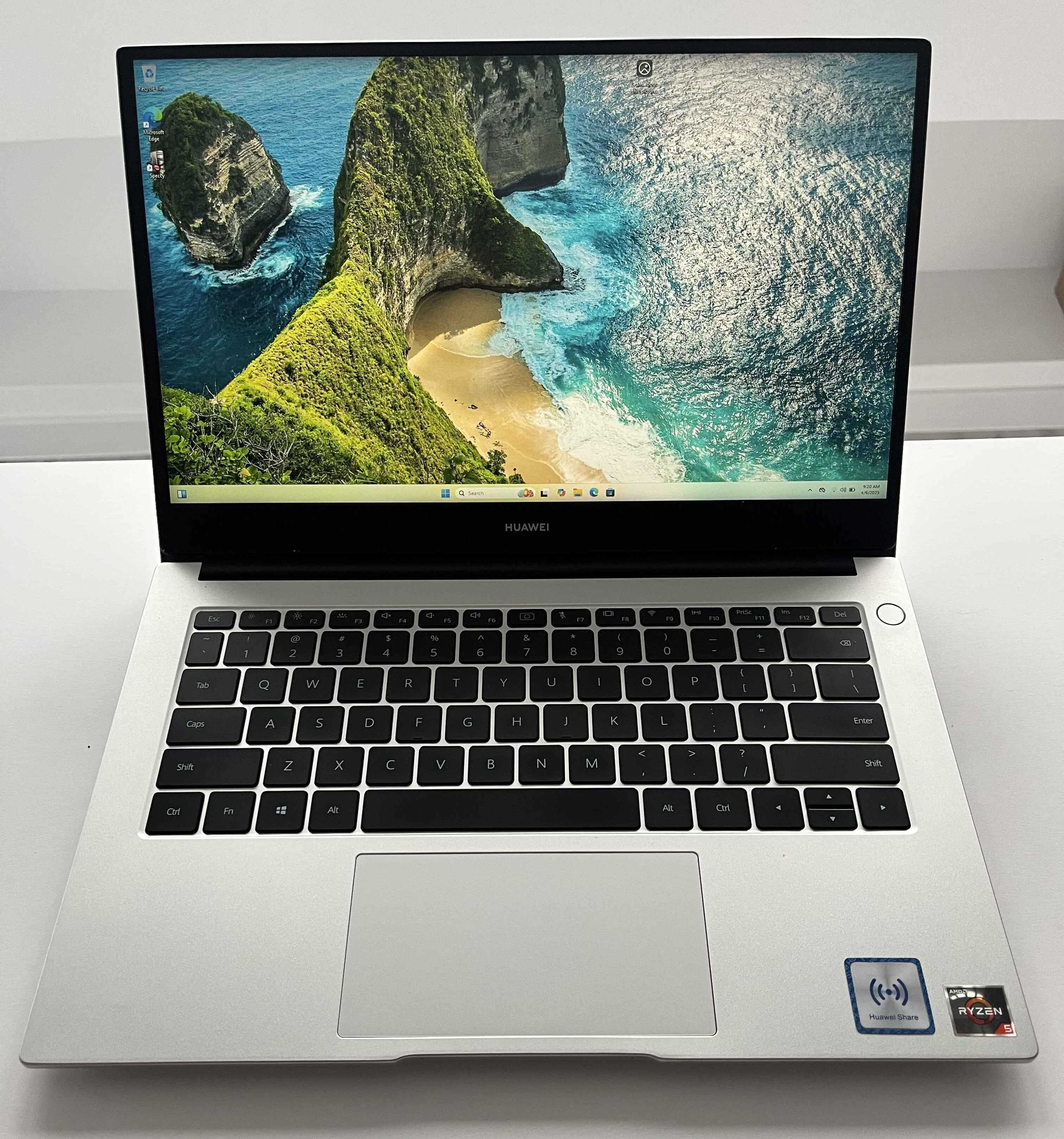 Laptop Huawei MateBook D14