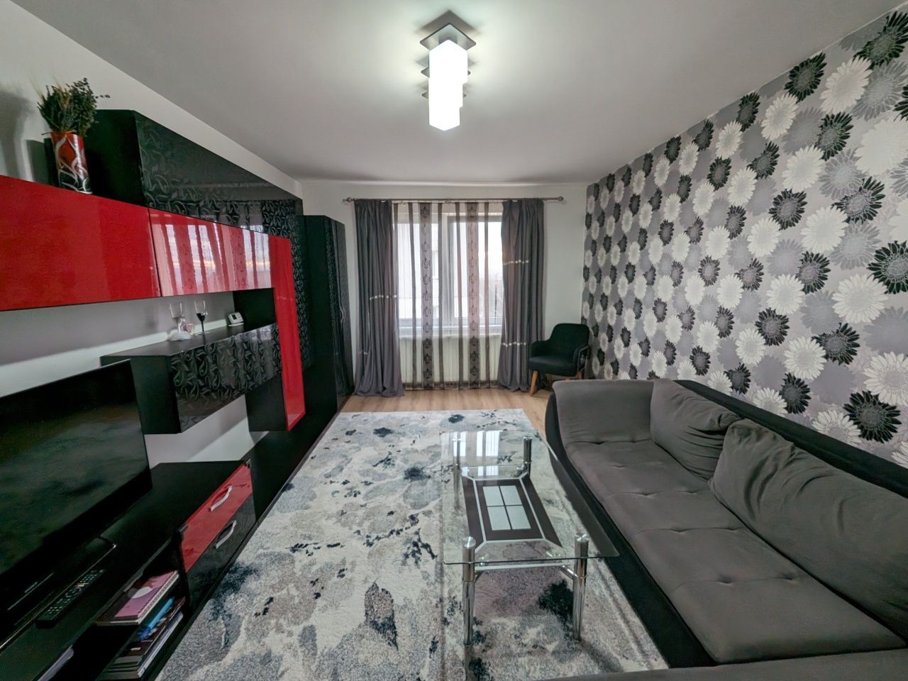 Apartament 2 camere, zona liniștită, 5 minute de Spitalul Județean,UMF