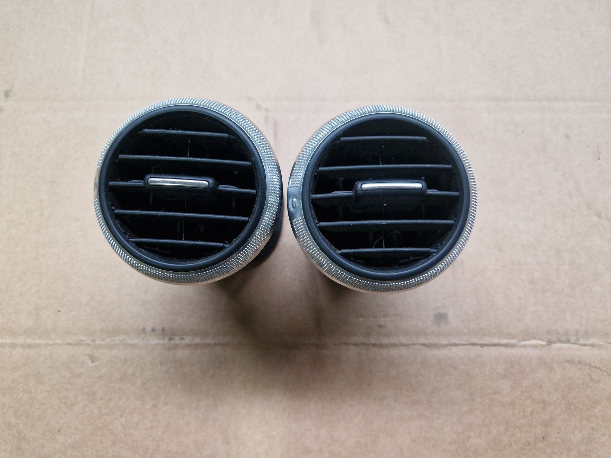 Grila bord ventilație Audi A3 8P facelift 8p0820901c