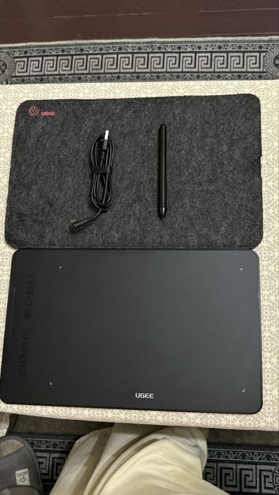 Графический планшет UGEE