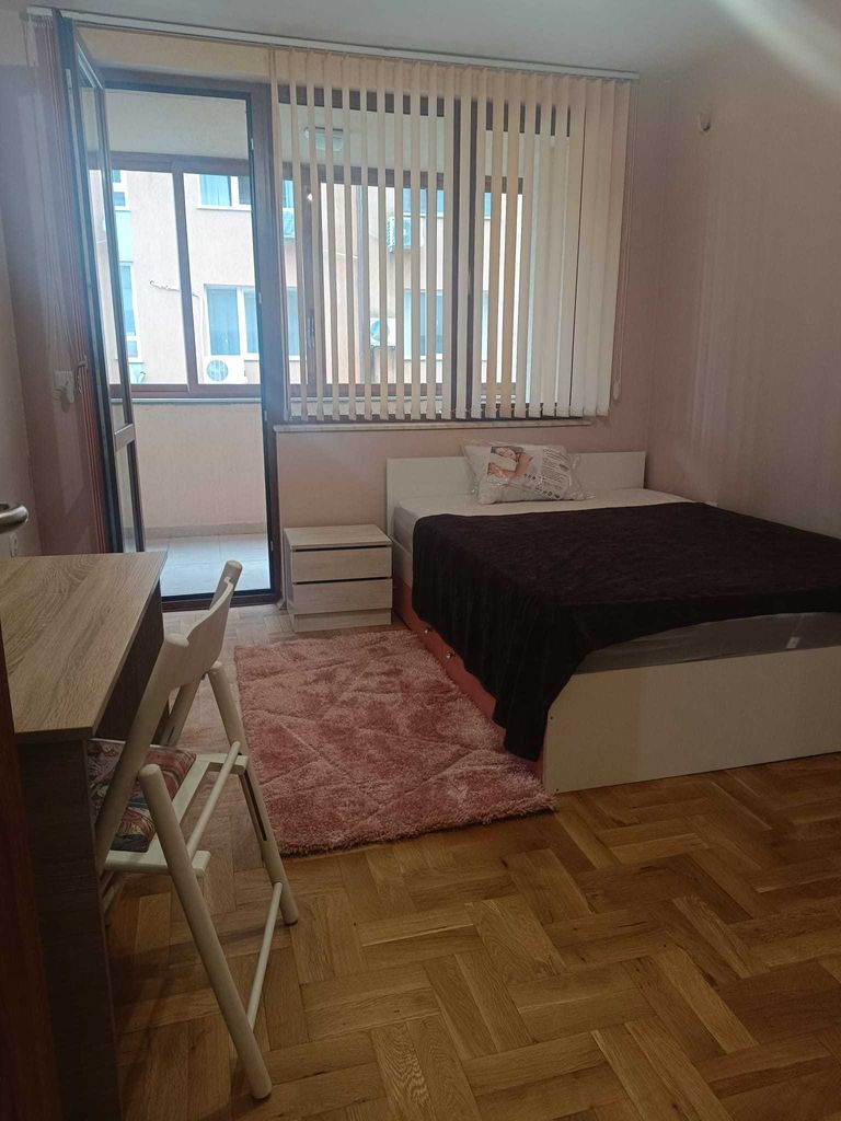 Дава се под наем Тристаен апартамент в Варна, Левски - 110 кв.м за 561 € - Снимка #5