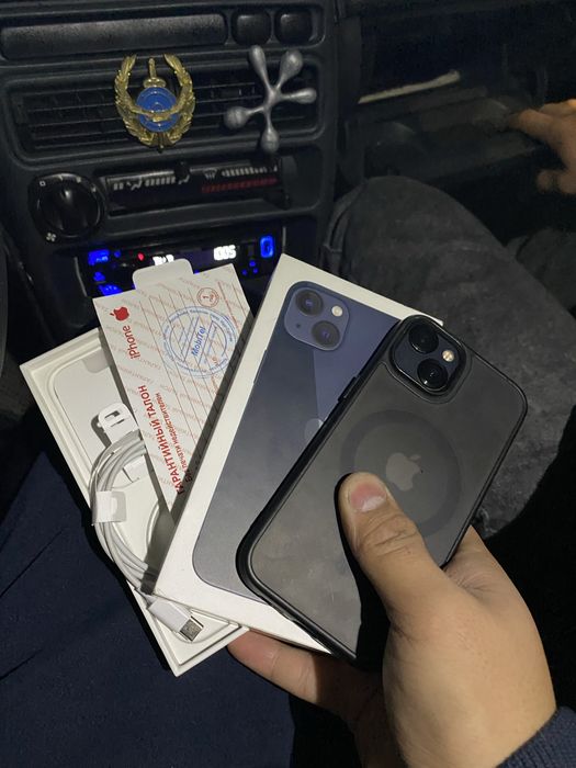 Продам айфон 13 срочна