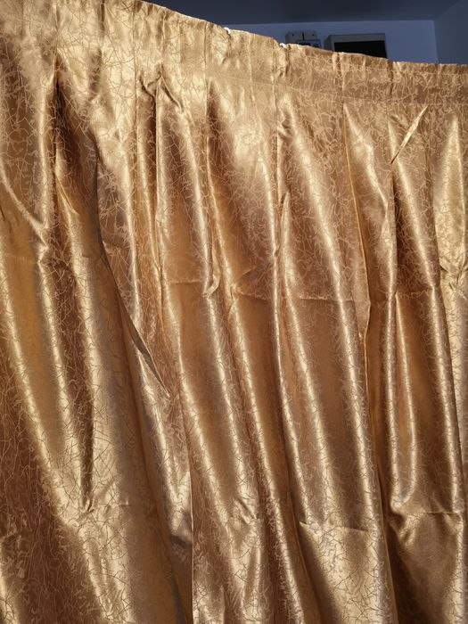 Draperii, cusute, maro deschis, lățimea 140, lungime 270 și 300 cm
