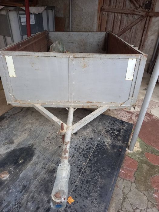 Продавам ремарке за малък трактор