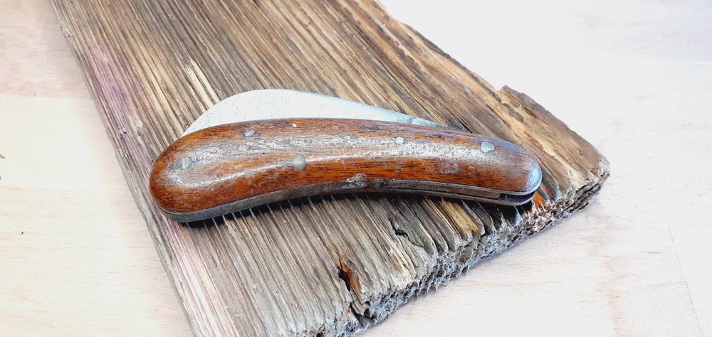 Briceag foarte vechi de altoit nemarcat.