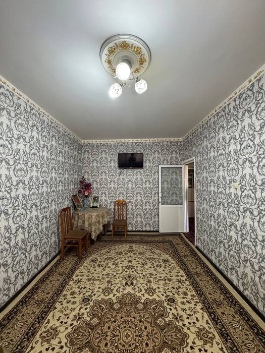 2 xonali kvartira sotiladi