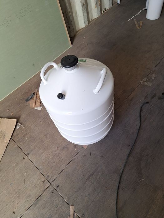 Sosud doyar Azot idishi