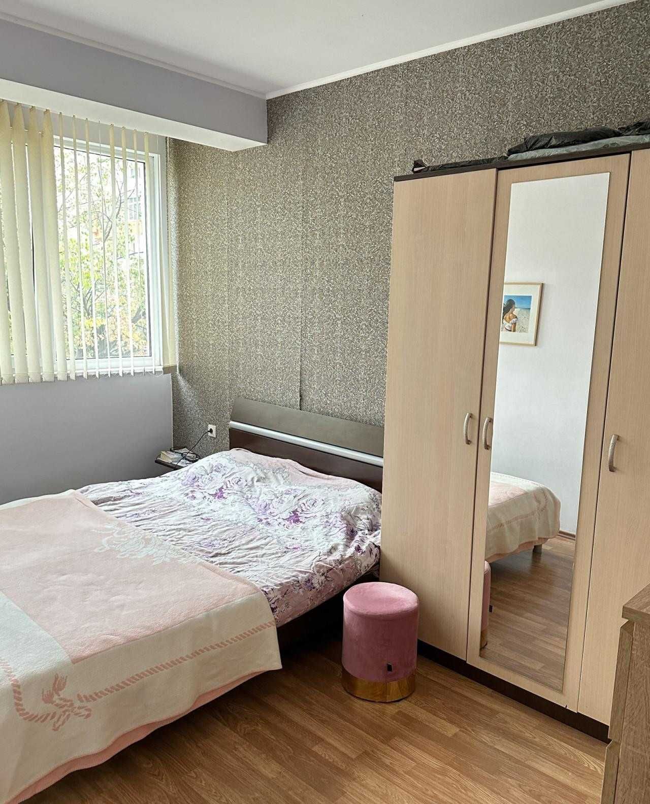 Тристаен апартамент в Каменица2