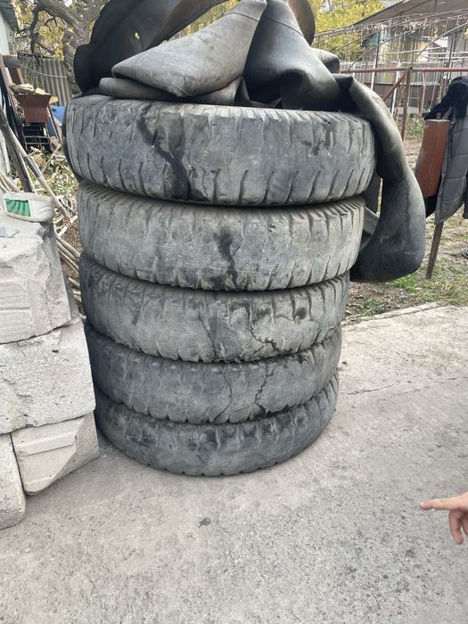 Продаю  шины бу состояние ражнле и цены разные