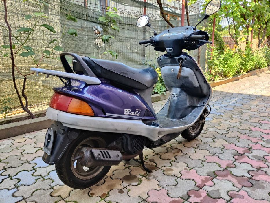 Scuter Honda Bali in 2 timpi. Cu acte