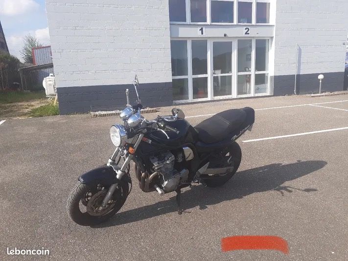 Suzuki bandit 1200.