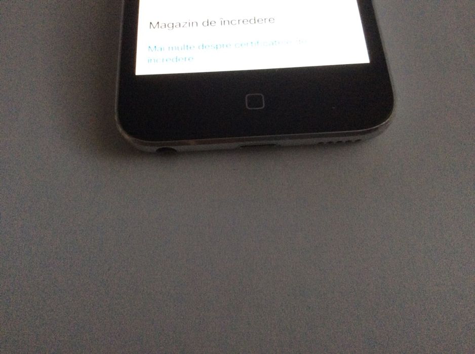 Apple iPod Touch A1509 16GB 5th Gen. Silver MP3 Player fara icloud