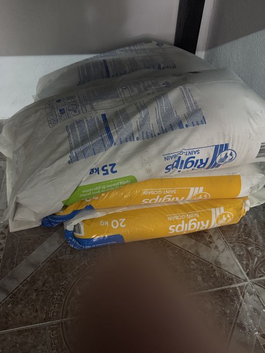 Vand glet pe baza de ipsos  si ipsos de interior