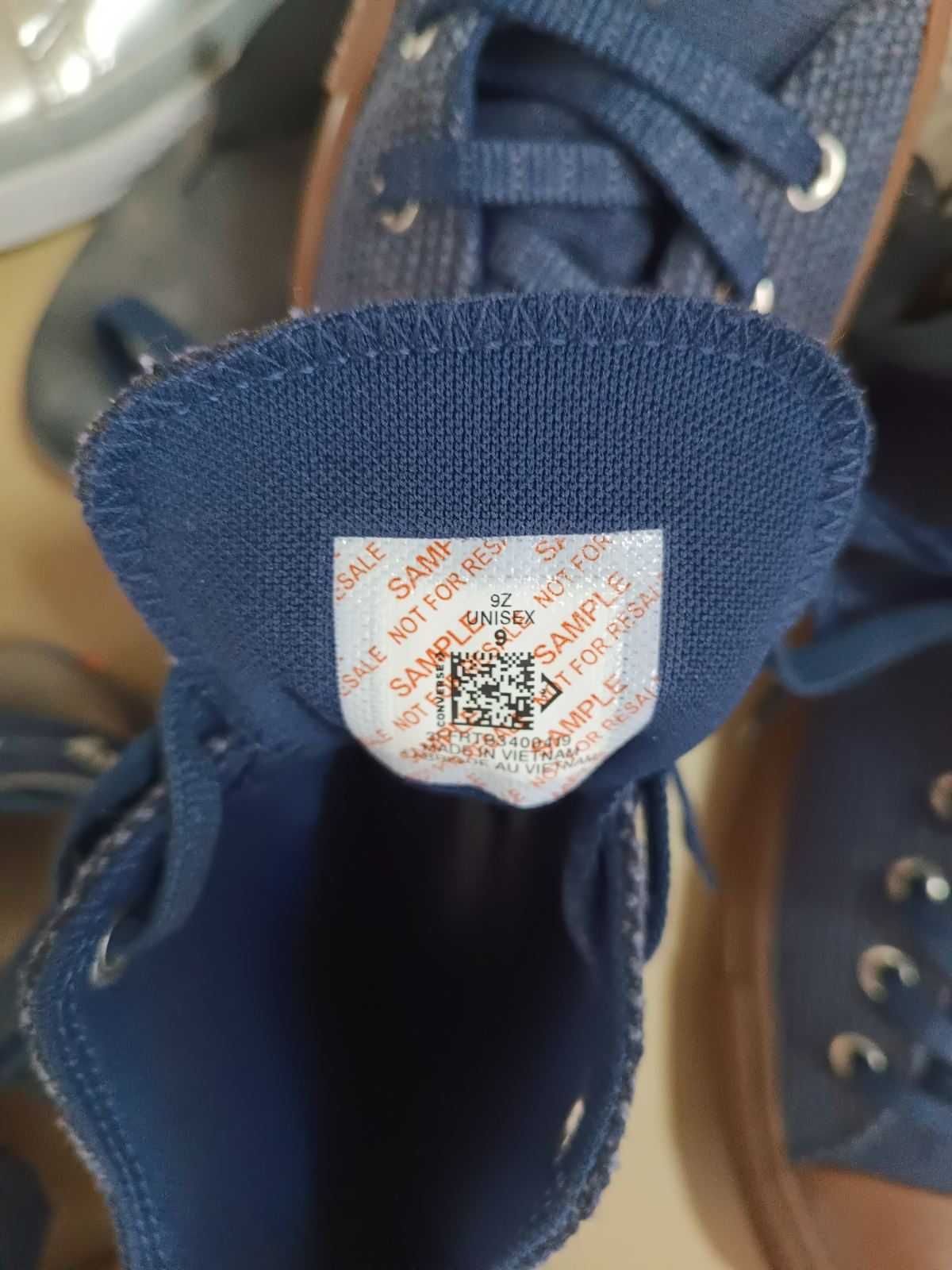 Чисто Нови! Оригинални кецове Converse EU 42,5 - супер леки