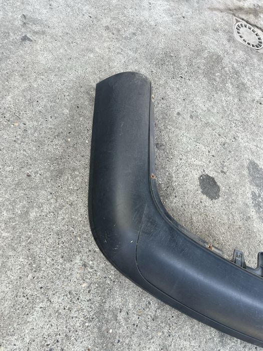 Fusta spoiler bara spate passat b6 break cu decupaj pentru carlig