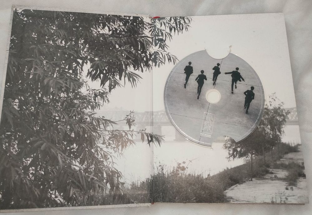 Vând Albumele Kpop cu Highlight Lee Gikwang [ONE] și Highlight (Beast)