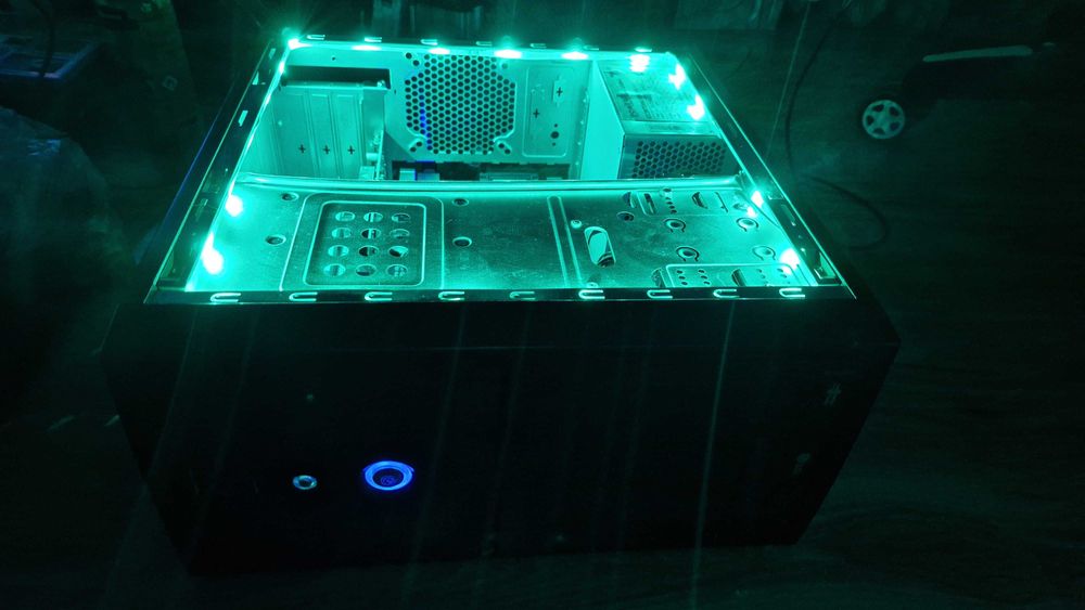 Vand PC Gaming i5 Quad/Green/8GB/1TB/AMD R5 240/WiFi/W11 la 300lei