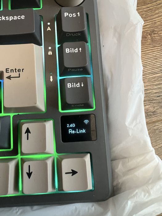 Геймърска безжична клавиатура .Червени суичове .Нова !