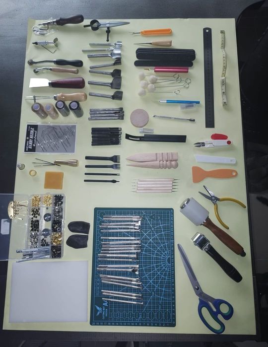 Set 366 piese pentru lucru cu pielea portofele