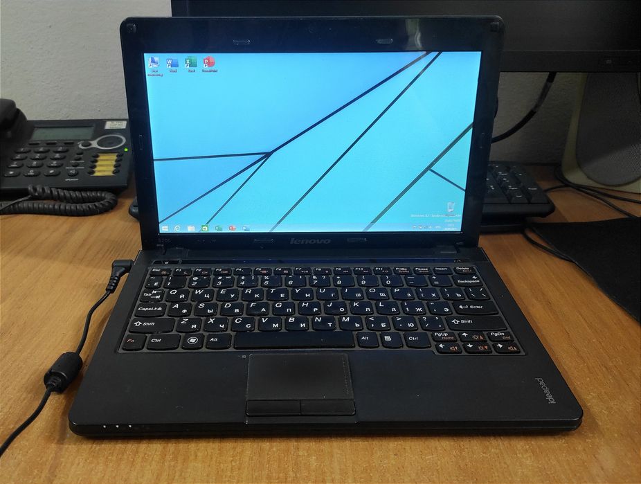 Нетбук Lenovo S205 в хорошем состоянии.