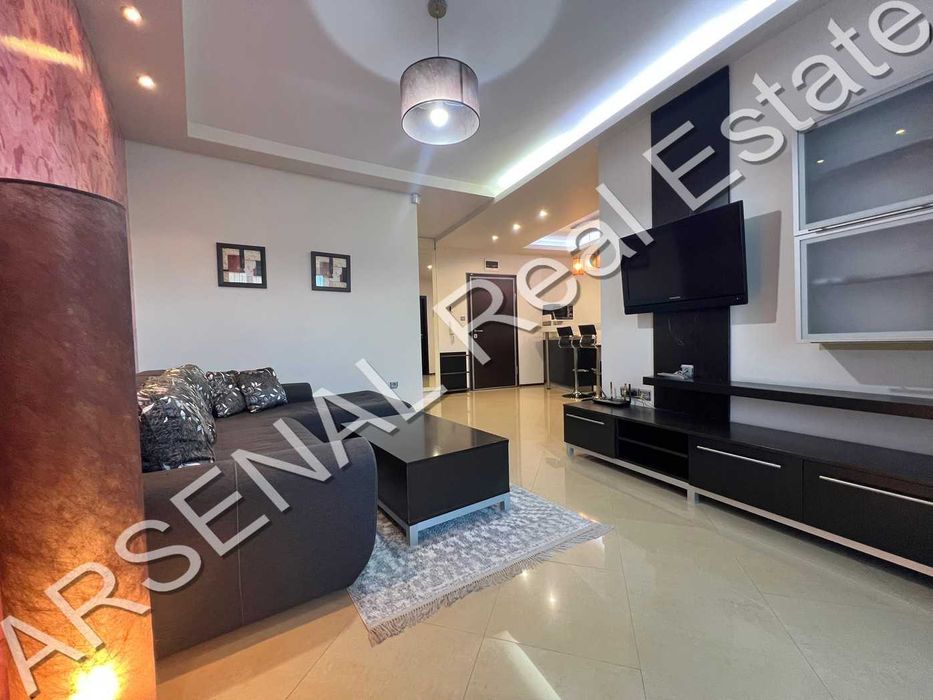 Дава се под наем Двустаен апартамент в София, Лозенец - 70 кв.м за 750 € - Снимка #2