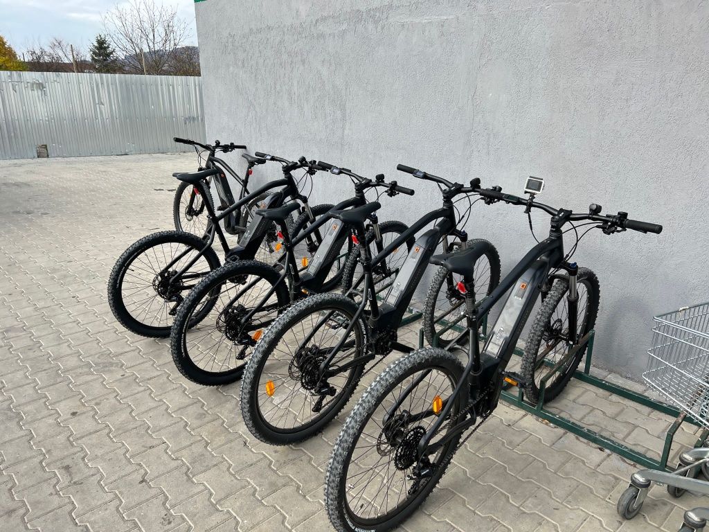 Închiriez 14 biciclete electrice