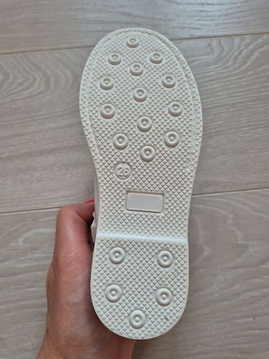 Чисто нови официални обувки за момиче 26 номер