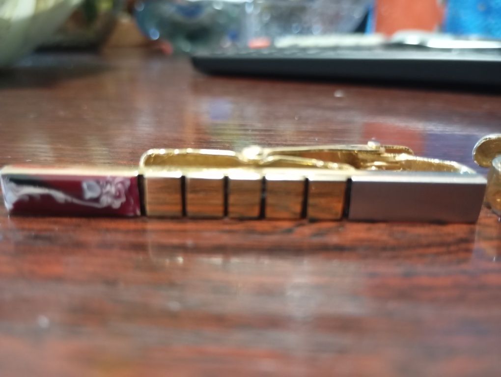 Стилни игли за вратовръзки