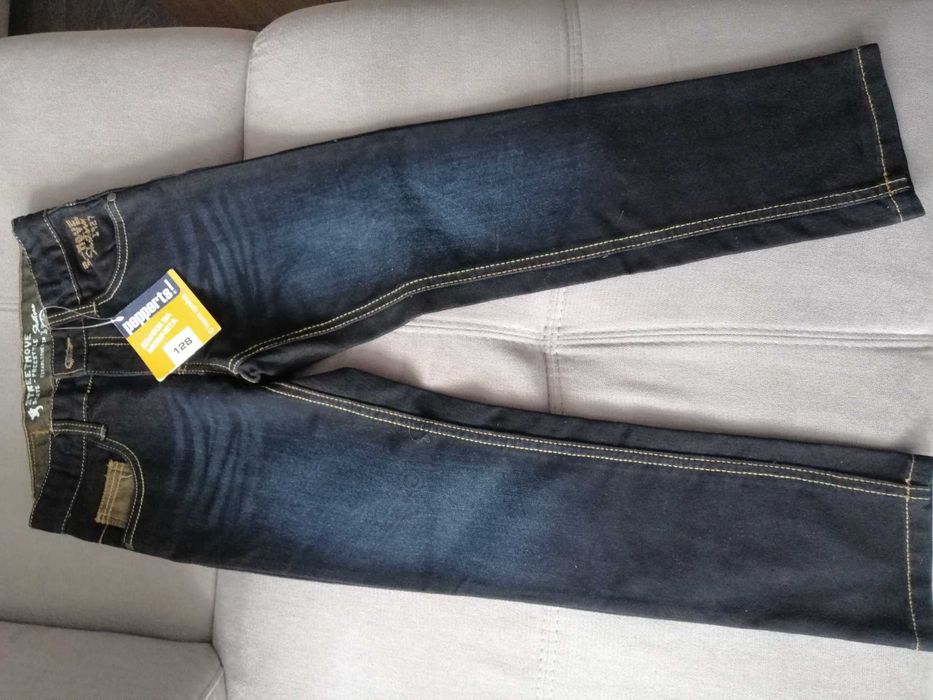 Детски дънки размер 128