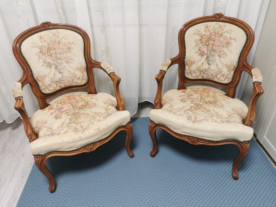 Fotoli in stil Louis XV