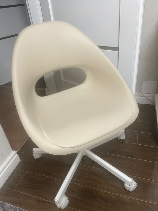 Vând scaun de birou Ikea