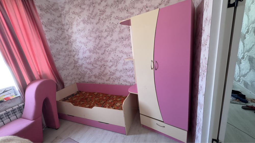 Продам  кровать со шкафом