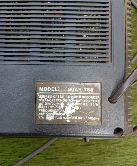 Vând radio casetofon Philips 90AR