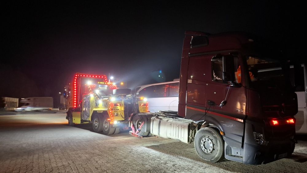 TractariCamioane Tractari Auto Vatra Dornei Pasu MestecanisPasu Tihuta