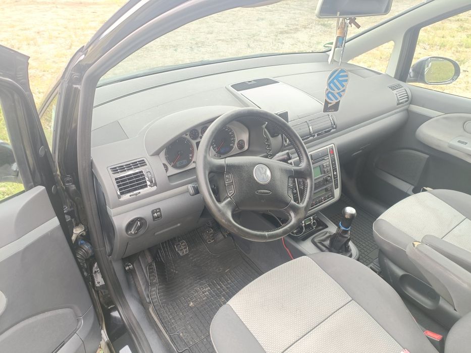 Vând VW Sharan 2.0 TDI