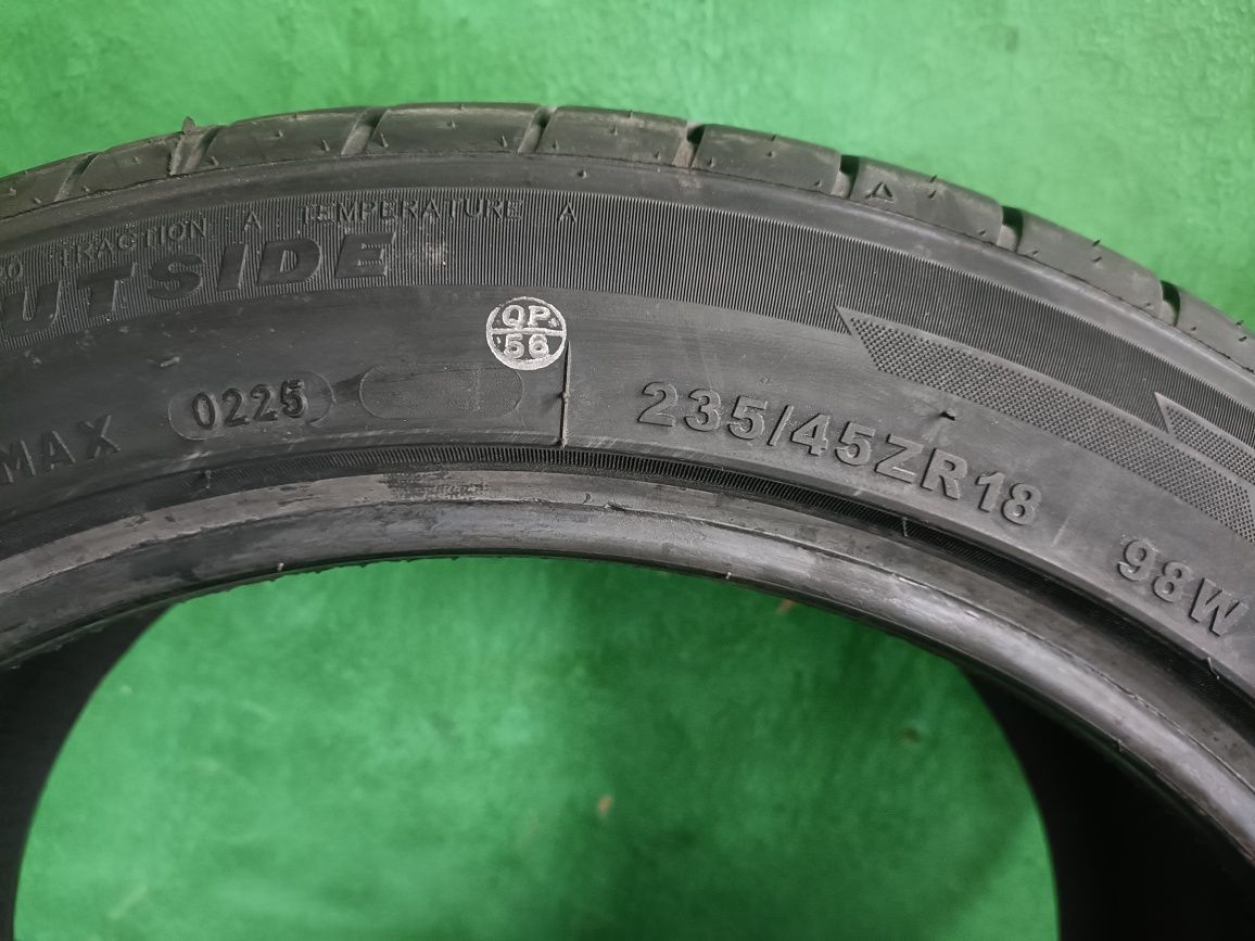 Шины  новые 235/45 ZR 18 Firemax