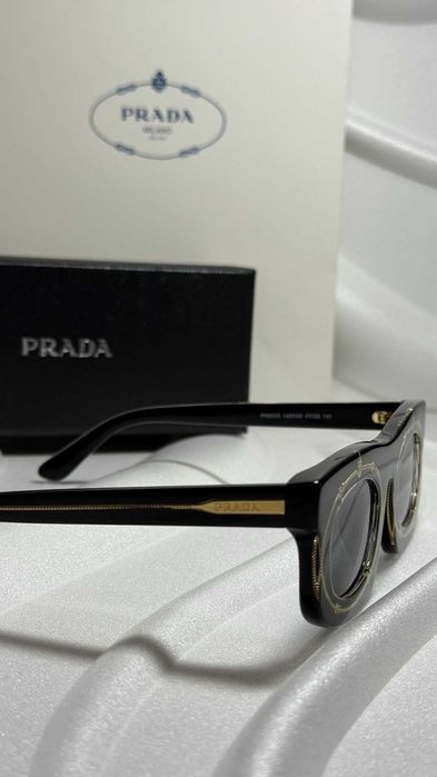 Дамски слънчеви очила Prada Lux