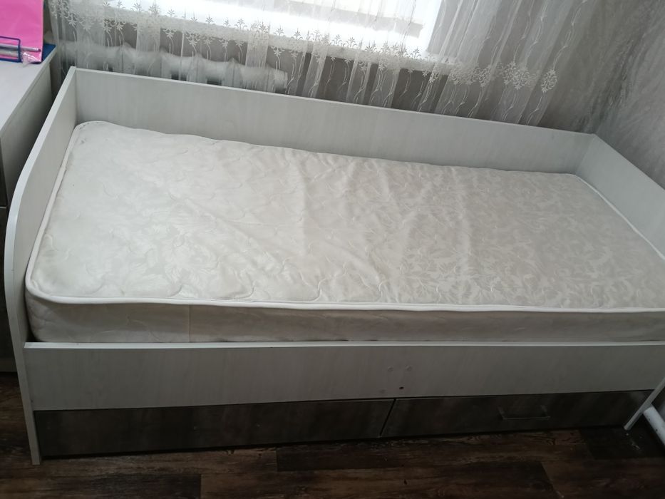 Продам кровать 80*180