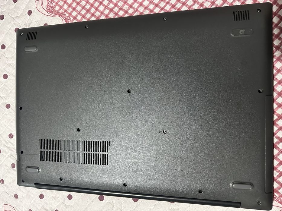 SROCHNA Lenovo Noutbook i7-7500U sotiladi