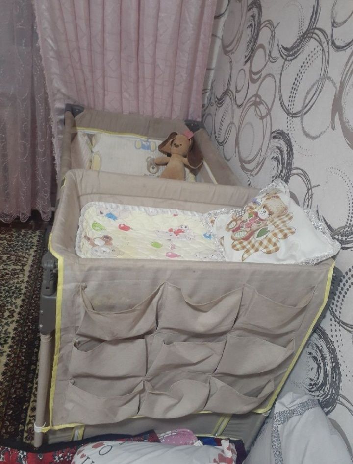 Срочно продам детскую кроватку с манежной