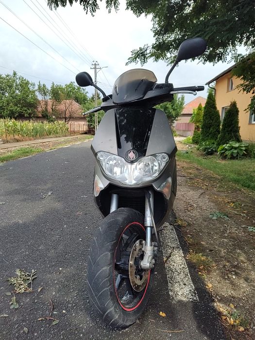 Vând Scuter Gillera Runner 49cc