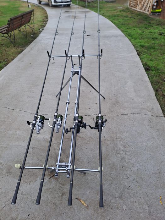 Lansete pescuit Crap și bărcuță de plantat