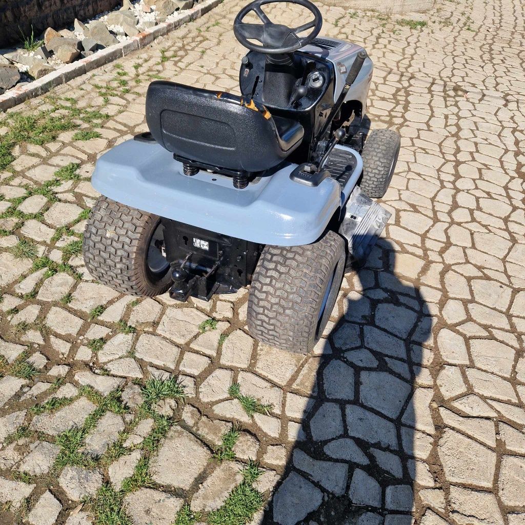 Tractoras de tuns gazon