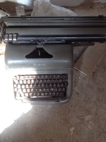 Masina de scris mecanica veche OPTIMA