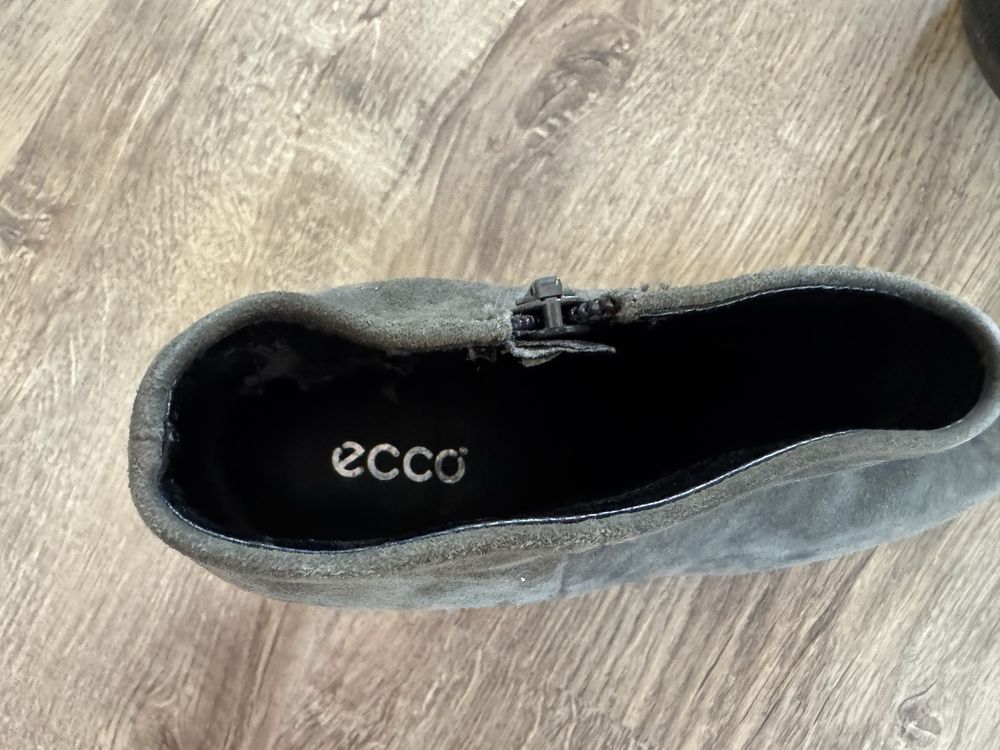 Велурени боти на Ecco