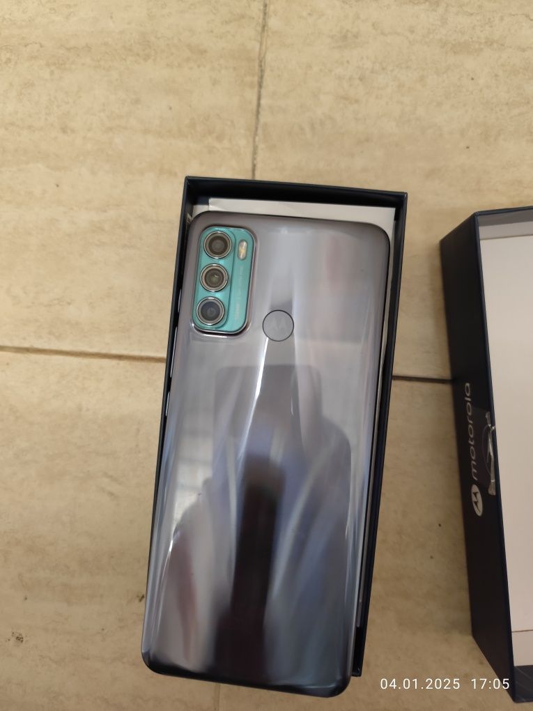 Motorola G60 телефон