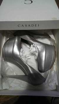 Продам туфли Casadei