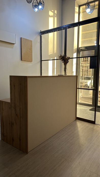 Продаю ресепшн хорошего качества