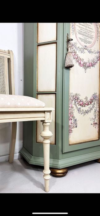 Dulap recondiționat și pictat!