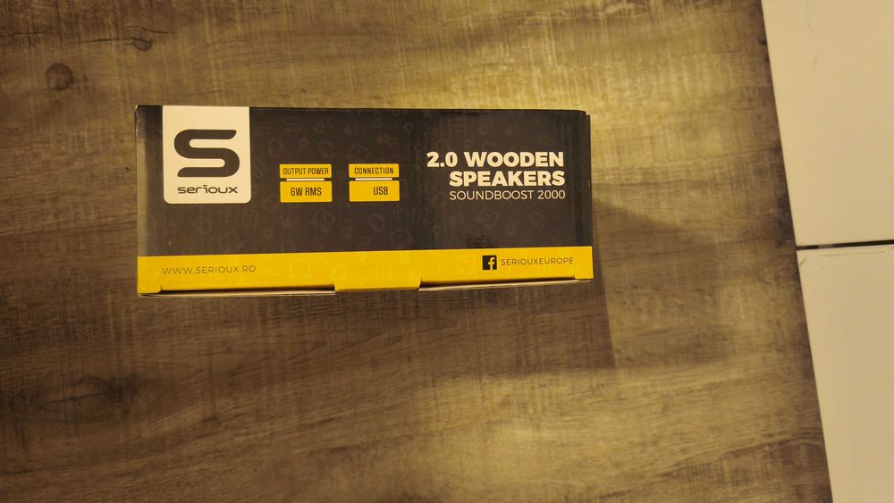 Boxe Serioux: sistem 2.0, lemn, 6W NOI -- Tellur: plastic, 10W Second